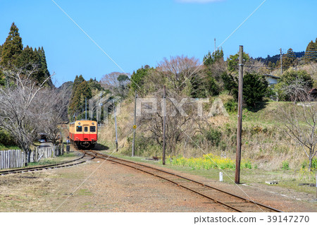 鐵路風景·火車進入Kobuchi火車站 鐵路風景·火車進入Kobuchi火車站 39147270