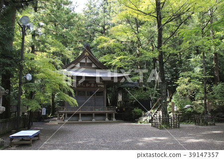 Takarazan Shrine (Kagura-den) 39147357