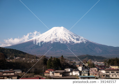 鄉村城鎮景觀和富士山 39148557