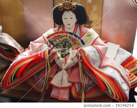 A doll 39149254