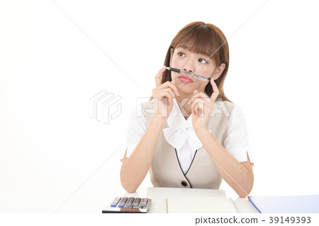 思考的女商人 39149393