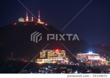 <長崎>稻佐山和長崎市的夜景 <長崎>稻佐山和長崎市的夜景 39149655
