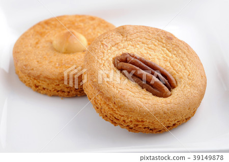 Baked snacks with nuts Baked snacks with nuts 39149878