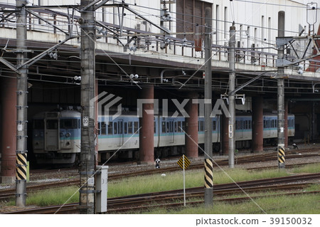 Car with vehicle inspection of Joetsu Line Niigata exit Car with vehicle inspection of Joetsu Line Niigata exit 39150032