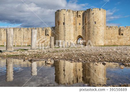 Main Gate in southern wall in Aigues-Mortes 39150889