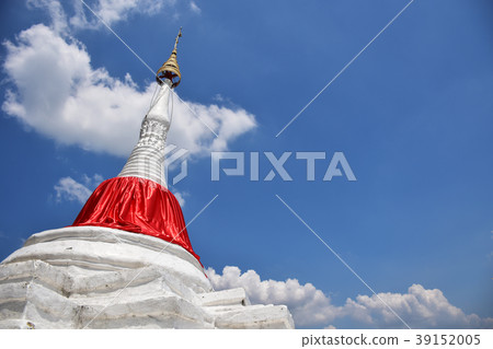 leaning stupa at Koh Kret, The island on Chaophray leaning stupa at Koh Kret, The island on Chaophray 39152005