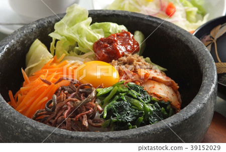 Korean food bibimbap rice bowl Korean gochujang set meal spicy food rice 39152029