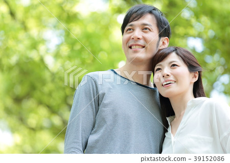 New green middle couple New green middle couple 39152086