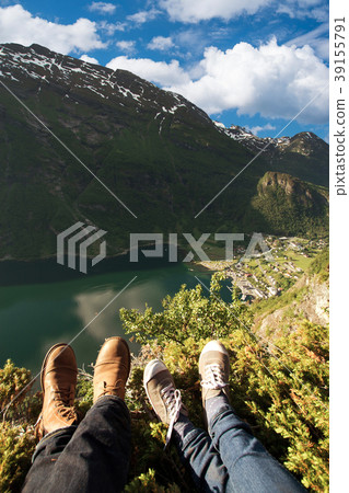 newlyweds honeymoon vacation newlyweds honeymoon vacation 39155791