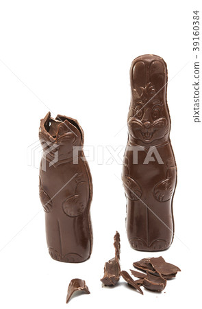 chocolate bunny isolated 39160384