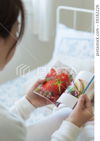 Female portrait 39162226