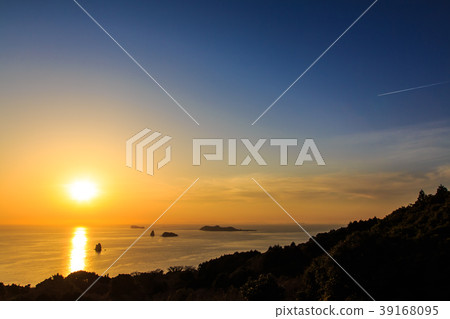 Sunset over Nagano Sunset Road from Ono Town [Ono Town, Nagasaki City, Nagasaki Prefecture] 39168095