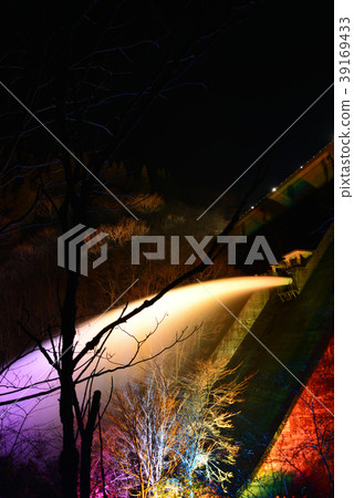 Hikihara壩水放電亮起 39169433