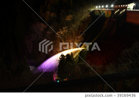 Hikihara dam water discharge light up 39169436