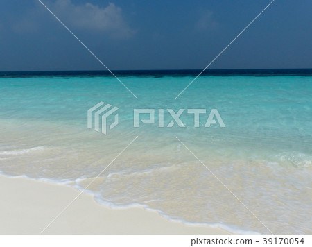 The sea of Maldives The sea of Maldives 39170054