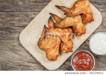 homemade style grilled chicken wings 39170451