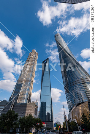 Shanghai skyscraper vertical composition Shanghai skyscraper vertical composition 39171364