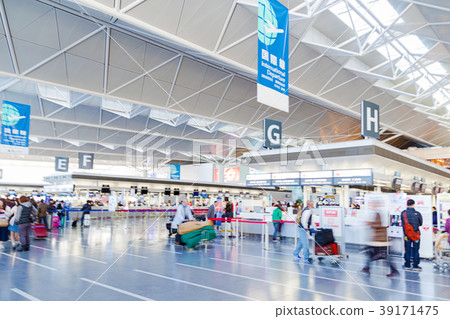 Airport image (out focus) 39171475