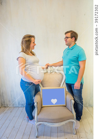 Beautiful couple: pregnant woman and man Beautiful couple: pregnant woman and man 39172302