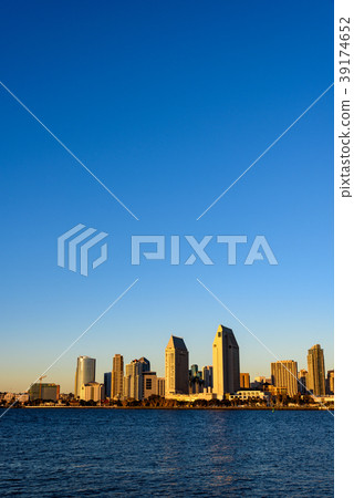聖地亞哥晚上風景垂直的構成街市風景 39174652