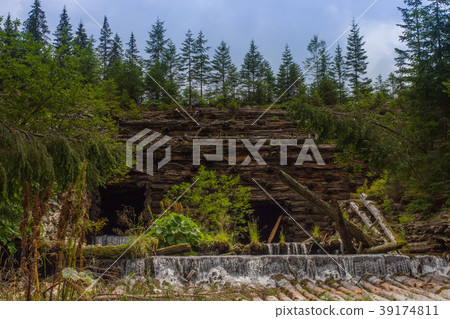 Slander - ancient wooden dam for rafting on rivers Slander - ancient wooden dam for rafting on rivers 39174811
