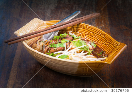 noodle pork waterfall in bowl  on black background 39176796