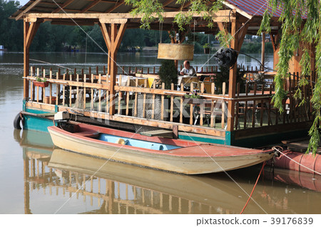 River scene River scene 39176839