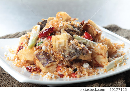 deep fried fish deep fried fish 39177123