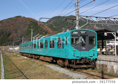 Kakogawa Line Series 103 Stop at Tanigawa Station 39177559