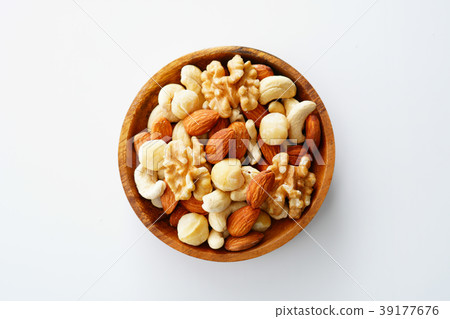 Almonds, walnuts, macadamia nuts, cashew nuts, mixed nuts 39177676