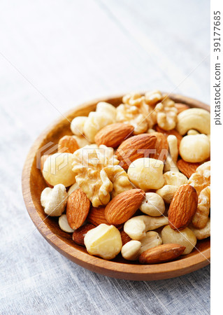 Mixed nuts Mixed nuts 39177685