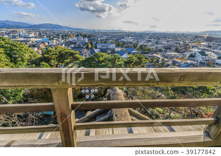 從Maruoka城堡Tenshi看的風景在秋天 39177842