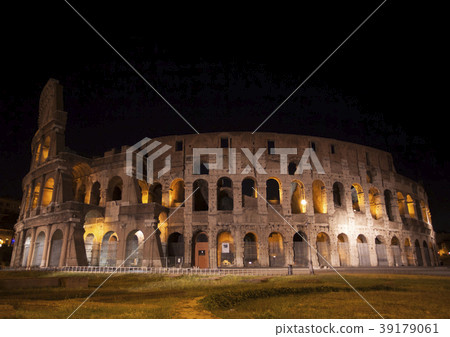 Rome Colosseo at night 39179061