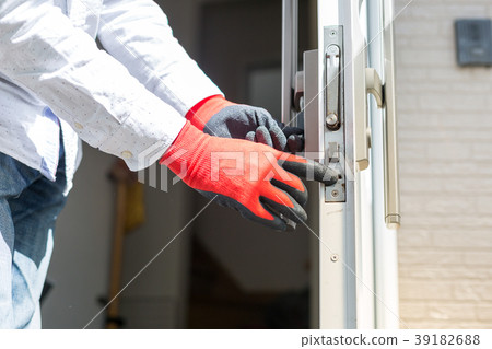 Key repair Key repair 39182688
