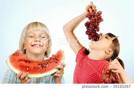 children and fruit children and fruit 39183267