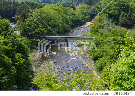 從栃木縣那須町中川 五月 從那須高原大橋 照片素材 圖片 圖庫