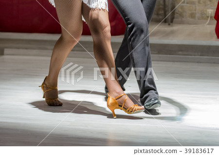 young couple dancing latin young couple dancing latin 39183617