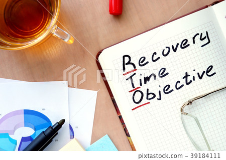 Notepad with words RTO recovery time objective 39184111