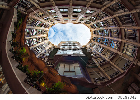 巴塞羅那Casa Mila 39185342
