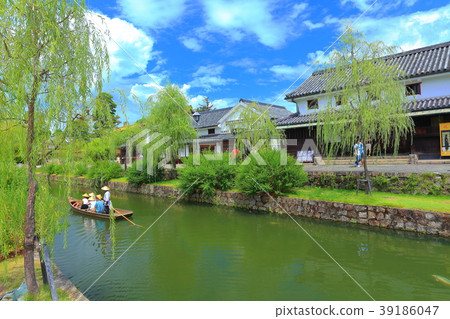 Boat rush in Kurashiki Aichi district 39186047