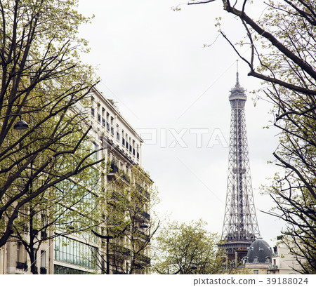 french paris street with Eiffel Tower in french paris street with Eiffel Tower in 39188024
