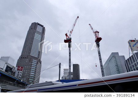 澀谷重建澀谷站西口建築工程在雨中進展2012.03 a 澀谷重建澀谷站西口建築工程在雨中進展2012.03 a 39189134