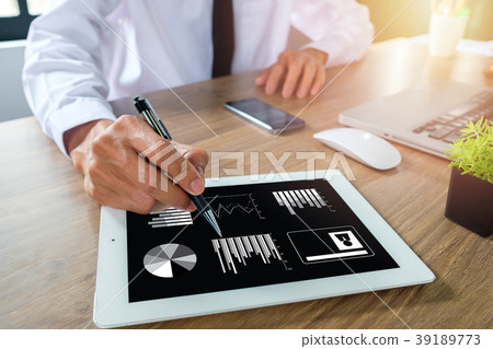 Business man working at office Business man working at office 39189773
