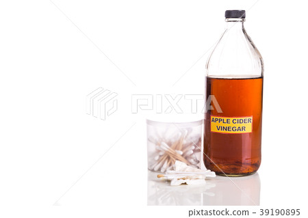 Apple cider vinegar effective natural remedy  39190895