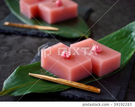 Sakura water sheep cocoon leaf arrangement slate black background 39192283