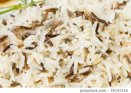 Delicious wild rice closeup. 39193358