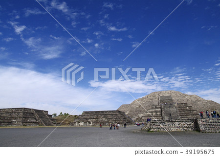 View the Pyramid of the Moon from the Avenue of the Dead View the Pyramid of the Moon from the Avenue of the Dead 39195675