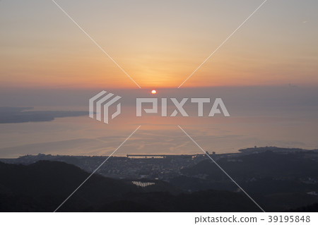 Beppu bay sunrise 39195848