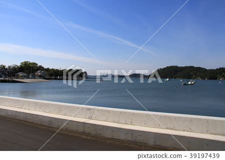 Pacific Ocean 39197439