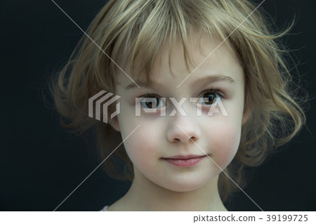 Portrait of a beautiful little girl 39199725